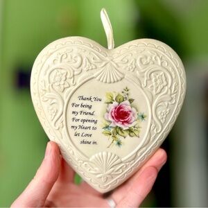 VTG Dainty Heart Shaped Friend & Floral Porcelain Wall Decor Art Accent